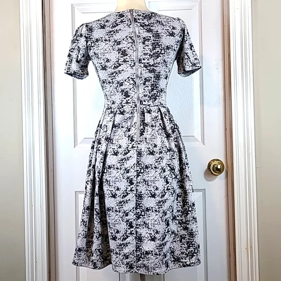 Lula Roe Amelia Dress - Picture 4 of 13